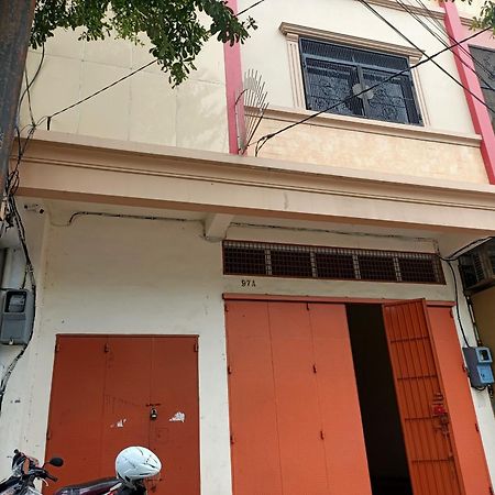 Oyo 93538 Millow Kost Near Gedung Rektorat Iain Parepare Luaran gambar