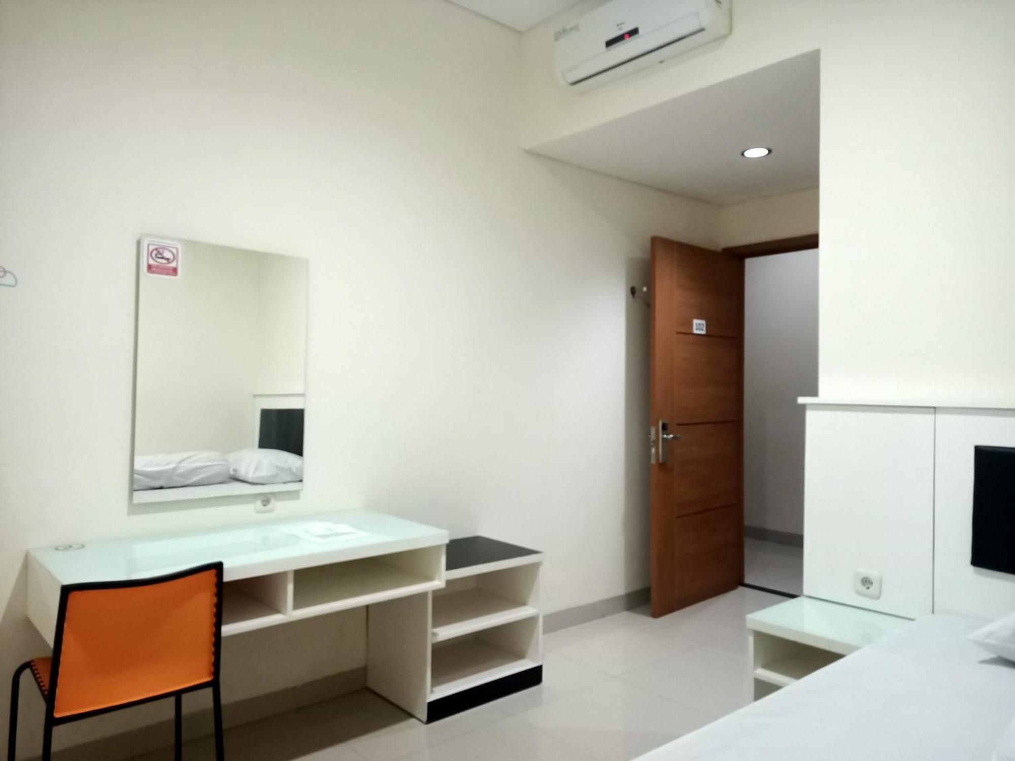 Oyo 93538 Millow Kost Near Gedung Rektorat Iain Parepare Luaran gambar